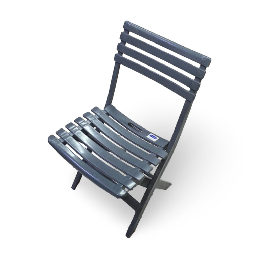 Folding Bistro Chairs – In Wood & Durable Plastic