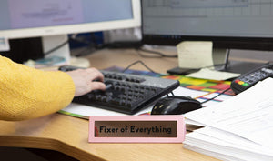 Wooden Desk Sign - "FIXER OF EVERYTHING" (Pink)