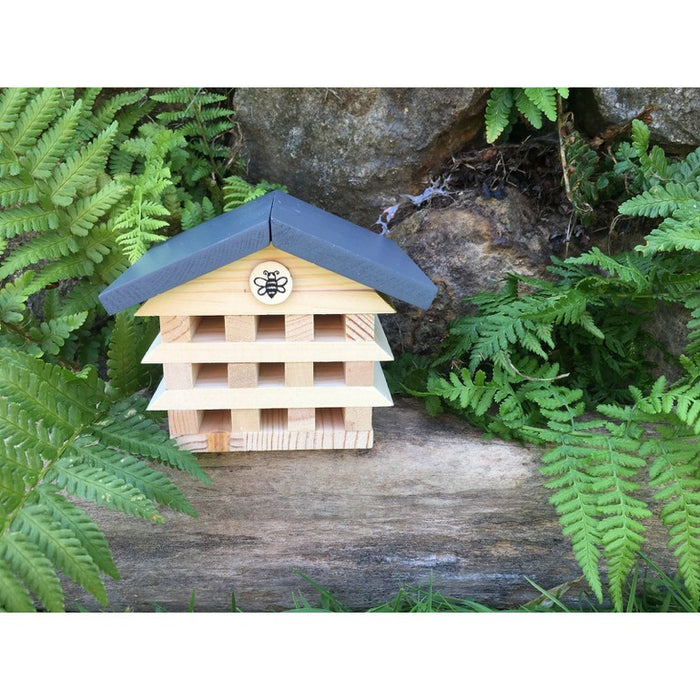 Gift In A Tin - Build A Bee Hotel